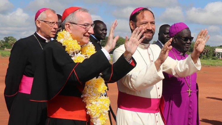 O cardeal Parolin e o bispo de Rumbek, dom Christian Carlssare