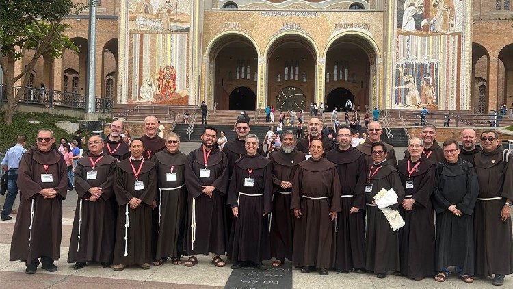 Comissários da Terra Santa em visita a Aparecida 