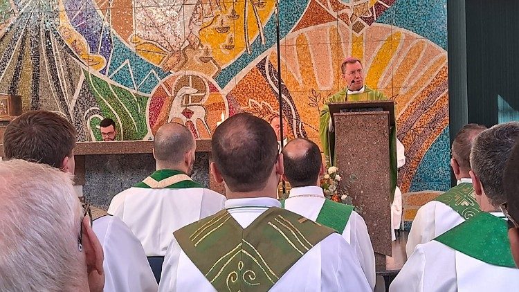 Celebração Eucarística presidida por Dom Aurelio García no encerramento do Congresso Internacional Teológico-Litúrgico na PUCRS