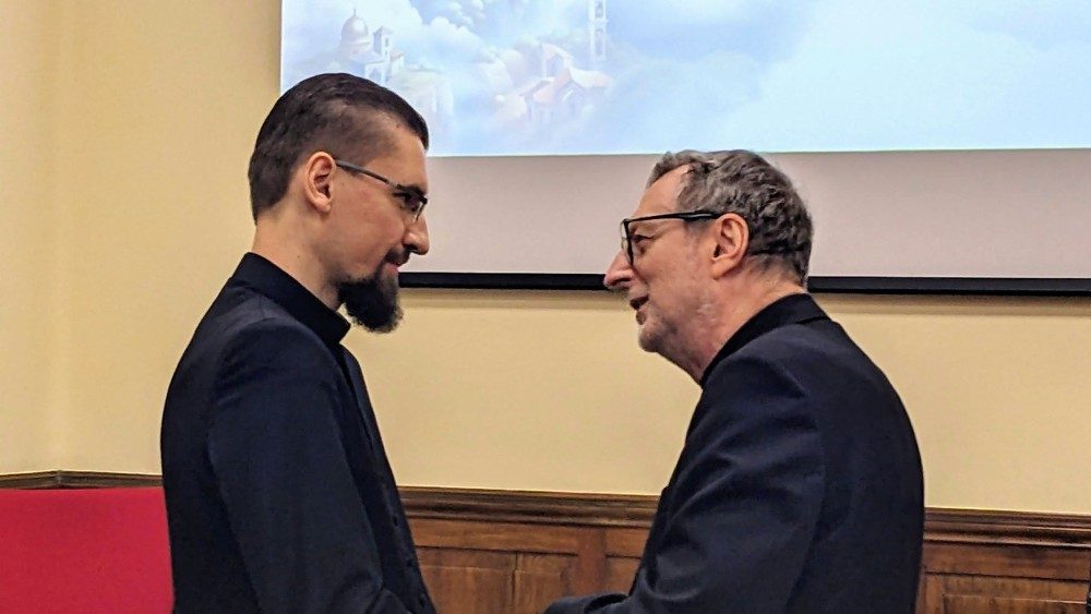 Ксёндз Раман Суша і кардынал-намінант Клаўдыё Гуджэроці