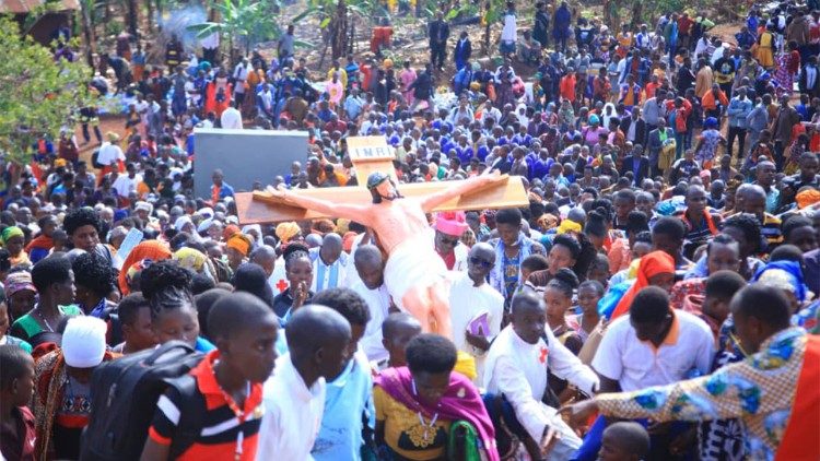 Kila tarehe 14 ya kila mwaka ni Sherehe kubwa ya Kutukuka kwa Msalaba Mtakatifu.