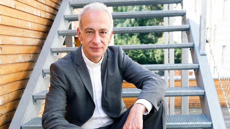 Ксёндз Міхаэль Ландау, старшыня Caritas Europa