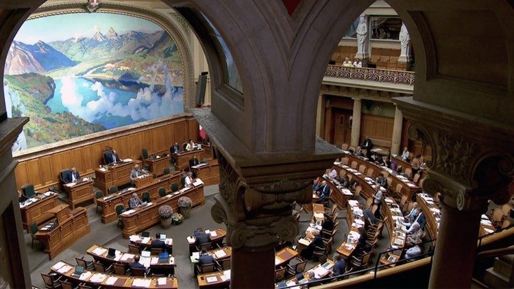 2023.09.23 Schweiz Bischöfe Missbrauch Svizzera Parlamento Vescovi Studio abusi
