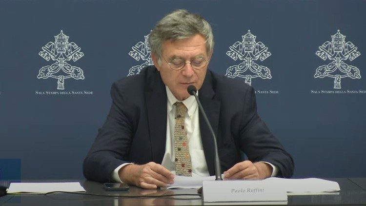 Paolo Ruffini, Präfekt des vatikanischen Kommunikations-Dikasteriums, bei einem Synoden-Briefing im Vatikan