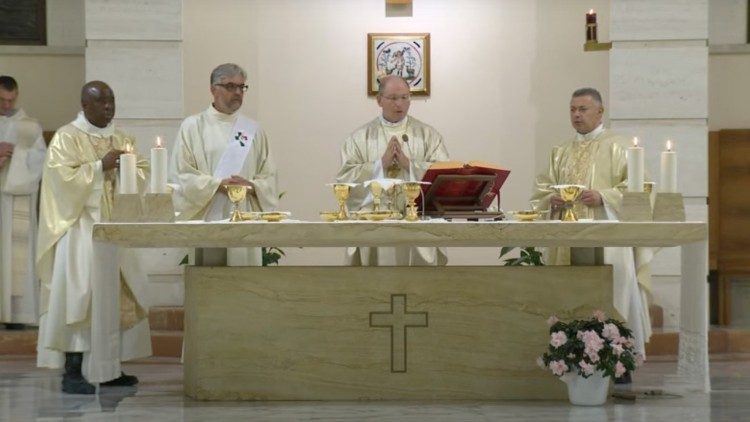 Los asistentes al retiro espiritual han escuchado meditaciones y compartido momentos en grupo de conversación en el Espíritu.