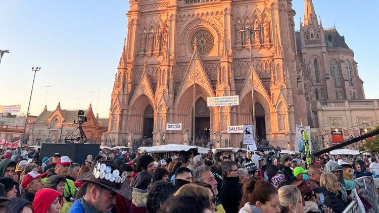 49ª peregrinación juvenil a pie a la Virgen de Luján - Foto de la Comisión Arquidiocesana de Piedad Popular de Buenos Aires.