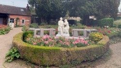 A statue of Sts. Louis and Zélie Martin