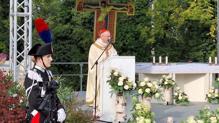 Il cardinale Parolin tiene l'omelia alla Messa per la "peregrinatio corporis" di Papa Pio X