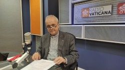 Padre Emilio Martínez, profesor de la Pontifica Facultada de Teología Tersianum de Roma. 