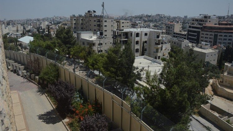 View of the Separation Wall from the roof terrace of the Combini Missionary Sisters' convent ©Luca Farrace