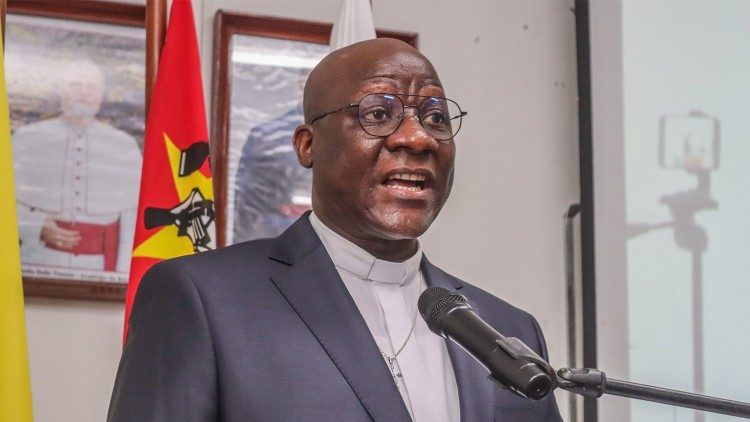 Padre Dr. Filipe Sungo, Reitor da UCM (Moçambique)