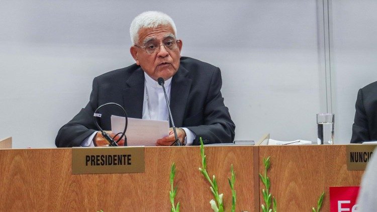 Presidente Conferencia Episcopal Mons Miguel Cabrejos