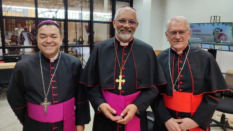 Dom Zenildo com o cardeal Leonardo Steiner