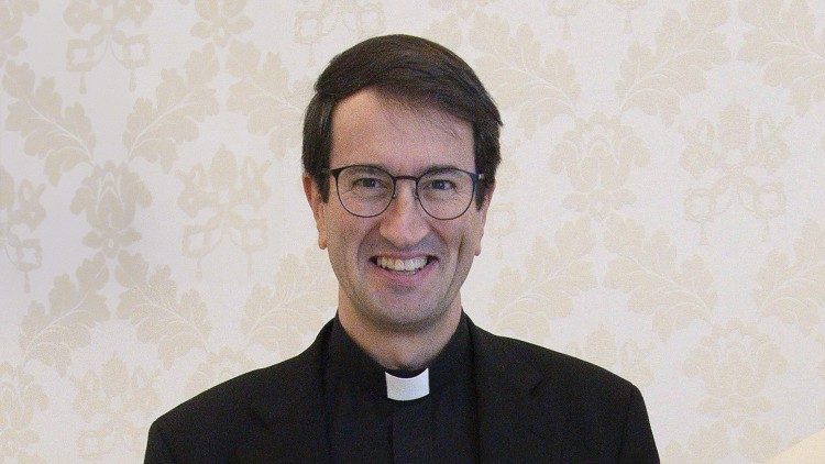  Mons. Raimo Ramón Goyarrola Belda, obispo de Helsinki (Finlandia)