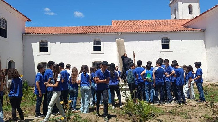 Alunos do Colégio Centro de Ensino 