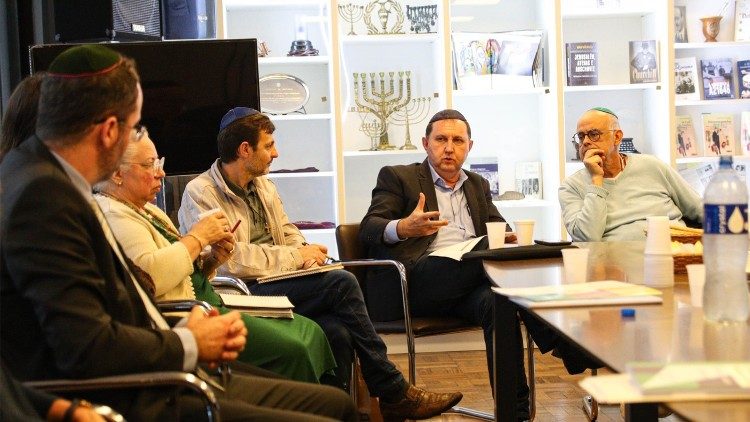 Espaço de diálogo contribui para o desenvolvimento humano e social.