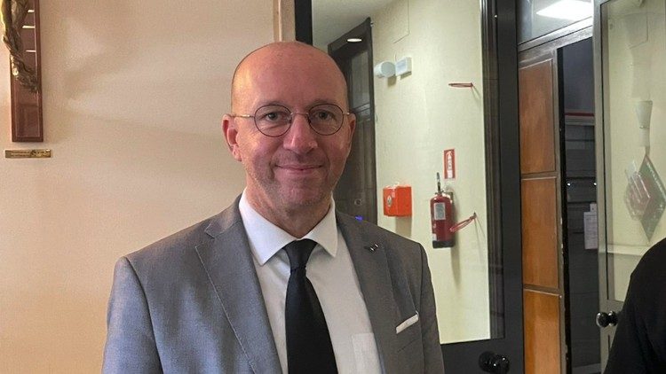 Herv&eacute; Lecomte, secretario general de la OIEC