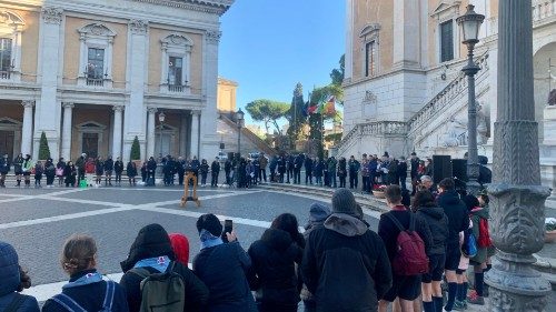 “Fare pace rende felici”: gli scout portano la Luce di Betlemme in tutta Italia 