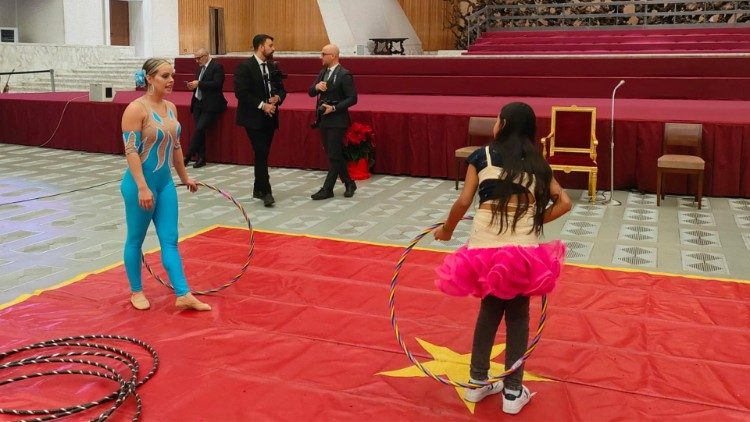 Artisten bereiten sich auf die Aufführungen vor