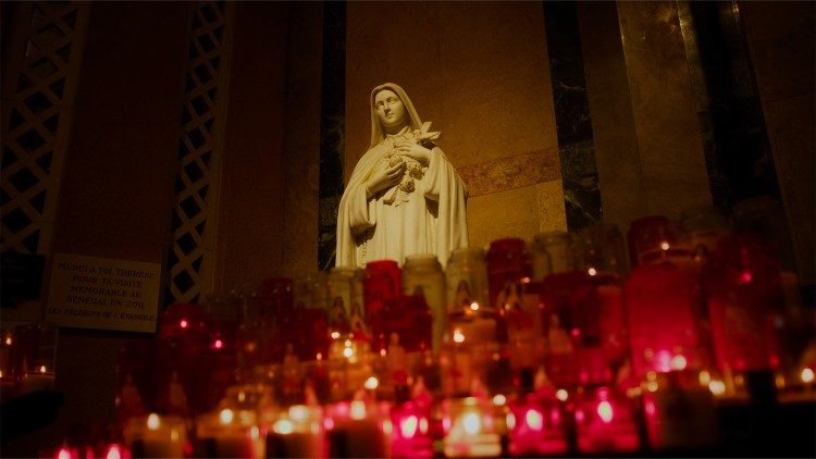 Santa Teresa de Lisieux, co-padroeira das missões com São Francisco Xavier e co-padroeira da França 