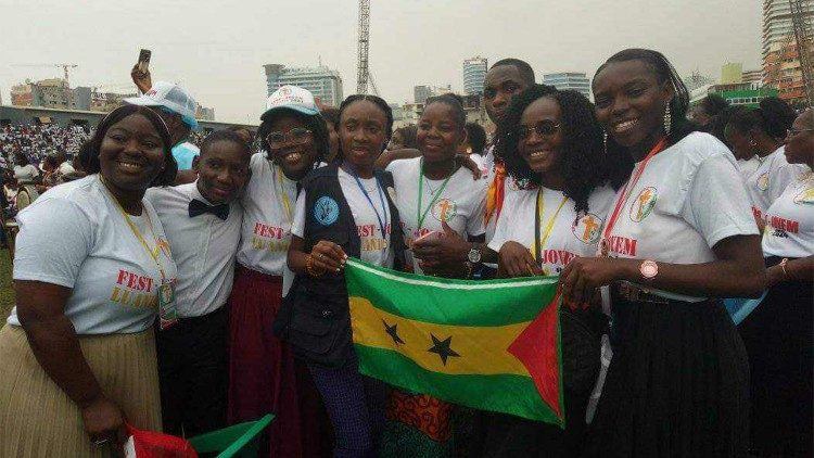 Delega&ccedil;&atilde;o dos jovens de S&atilde;o Tom&eacute; e Pr&iacute;ncipe no Fest-Jovem Luanda 2024