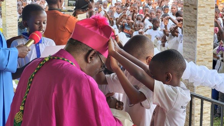  TANZANIA: Episkopo ya sika 