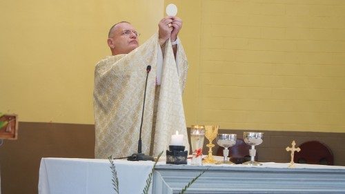 Camboja. Unidos em oração e esperança: encontro no estilo Taizé e oração pelo Papa