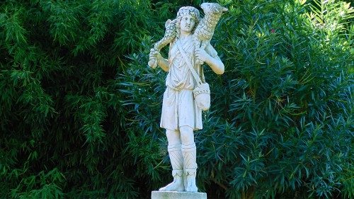 Ks. Węgrzyniak: w Niedzielę Dobrego Pasterza wpatrujmy się w Chrystusa