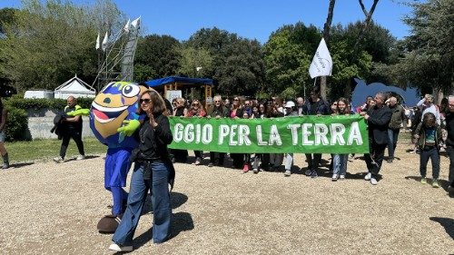 La Marcia della Terra, tenutasi durante la scorsa edizione del Villaggio per la Terra