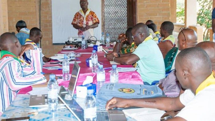 Les participants à la cinquième rencontre sous-régionale du mouvement international d'apostolat des enfants (MIDADE).