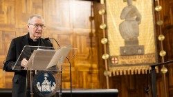 El cardenal Pietro Parolin en la Universidad Católica del Sagrado Corazón de Milán