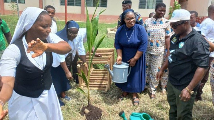 O lançamento do Green Ghana, 2024, na Assembleia distrital IMSR, Região do Gana