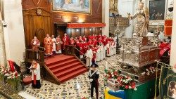 Missa solene na festa de Santa Luzia em Siracusa, na Sicília, sul da Itália, em 13 de dezembro de 2024 (Vatican Media)