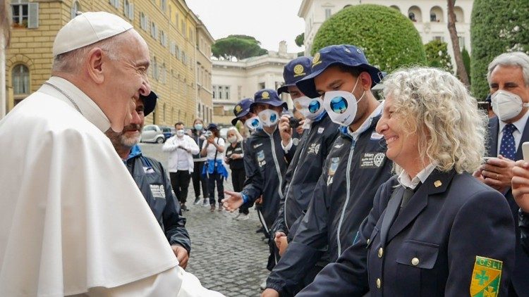 I volontari del Corpo Italiano di San Lazzaro incontrano il Papa