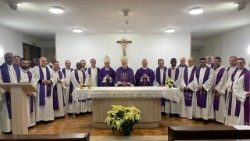 Monsignor Gallagher alla Messa nella Domus Romana Sacerdotalis