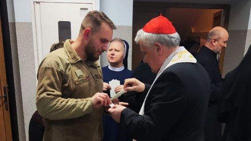 Krajewski in Ucraina: la Chiesa unita di fronte alla violenza della guerra 