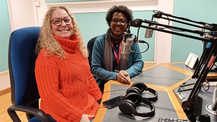 Arminda visitando a Rádio Vaticano