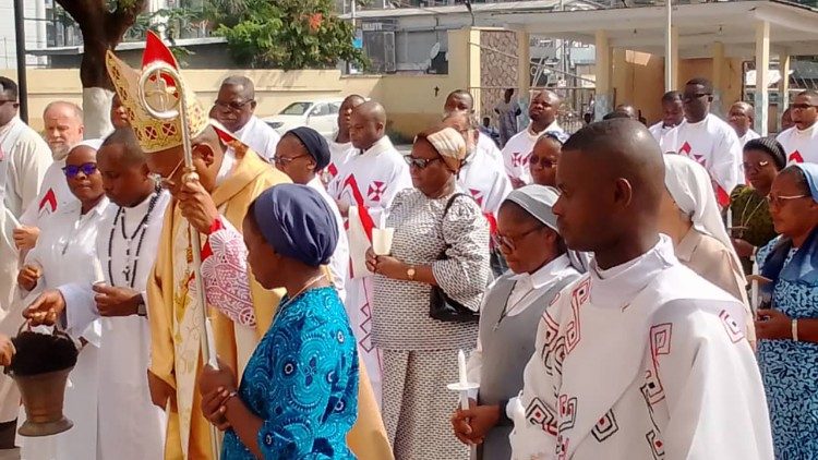 Célébration de la Journée de la Vie Consacrée, le 2 février 2024, à la Cathédrale Notre-Dame du Congo (Kinshasa-RD Congo)