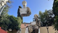 Völlig losgelöst: Fragmente einer Kolossalstatue von Kaiser Konstantin