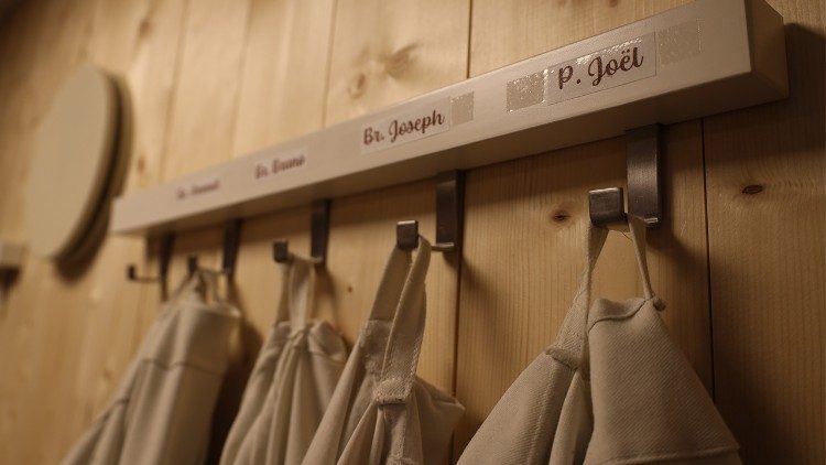 Le travail, notamment à la fromagerie, fait partie intégrante de la vie monastique. 