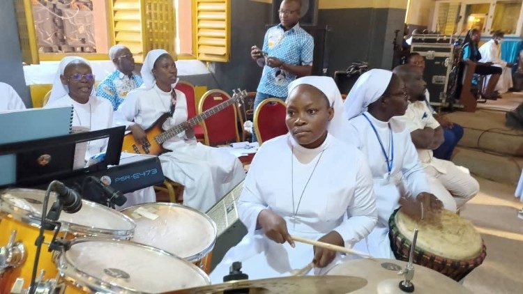 Des instrumentistes au cours de la  messe 