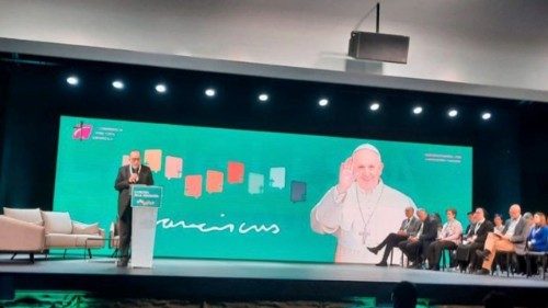 François: l'éducation est un droit, personne ne doit être exclu