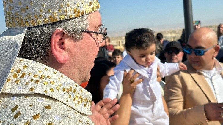 El bautismo de un niño de Jerusalén