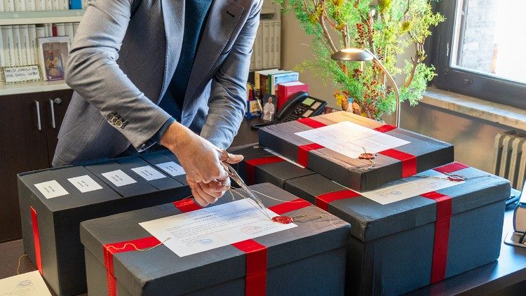 Adelės Dirsytės beatifikacijos bylos dokumentai 
