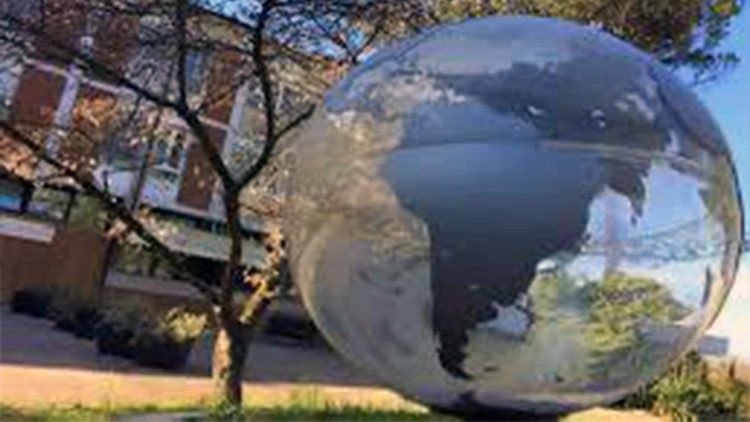 Loppiano, sullo sfondo la sede dell'Istituto Universitario Sophia dove si terrà il convegno