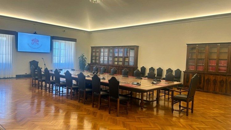La sala recién restaurada de la Tercera Logia