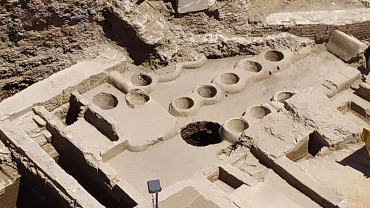 The fullonica unearthed in Piazza Pia