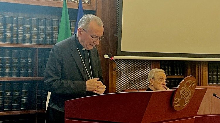 L'intervento di Parolin ai colloqui di pace