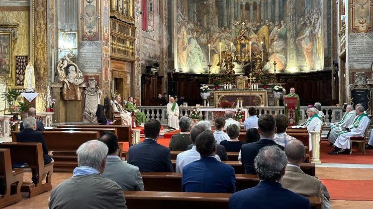 Spotkanie rozpoczęło sie uroczystą Mszą św. w kościele Santo Spirito in Sasia