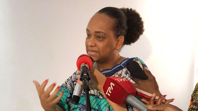 Governadora de Cabinda (Angola), Mara Quiosa